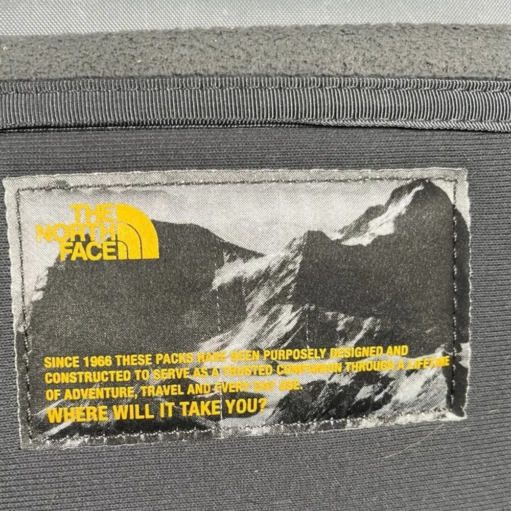 North Face Recon FlexVent Padded Laptop Backpack Knapsack Travel Hiking Gray‎